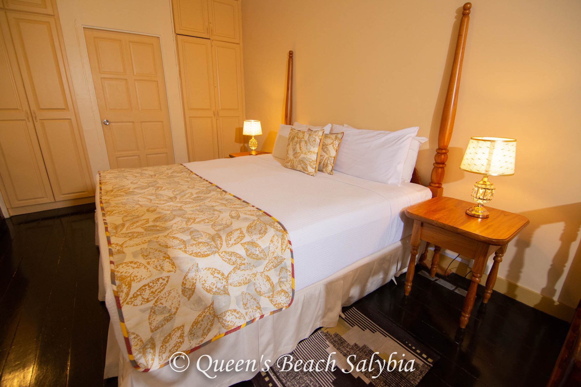 The Luxury Suite - Image 11