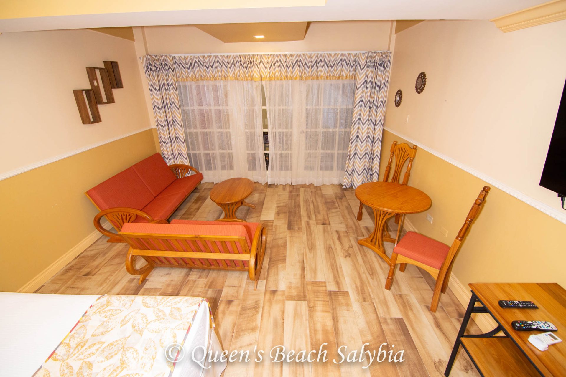 The Luxury Suite - Image 17