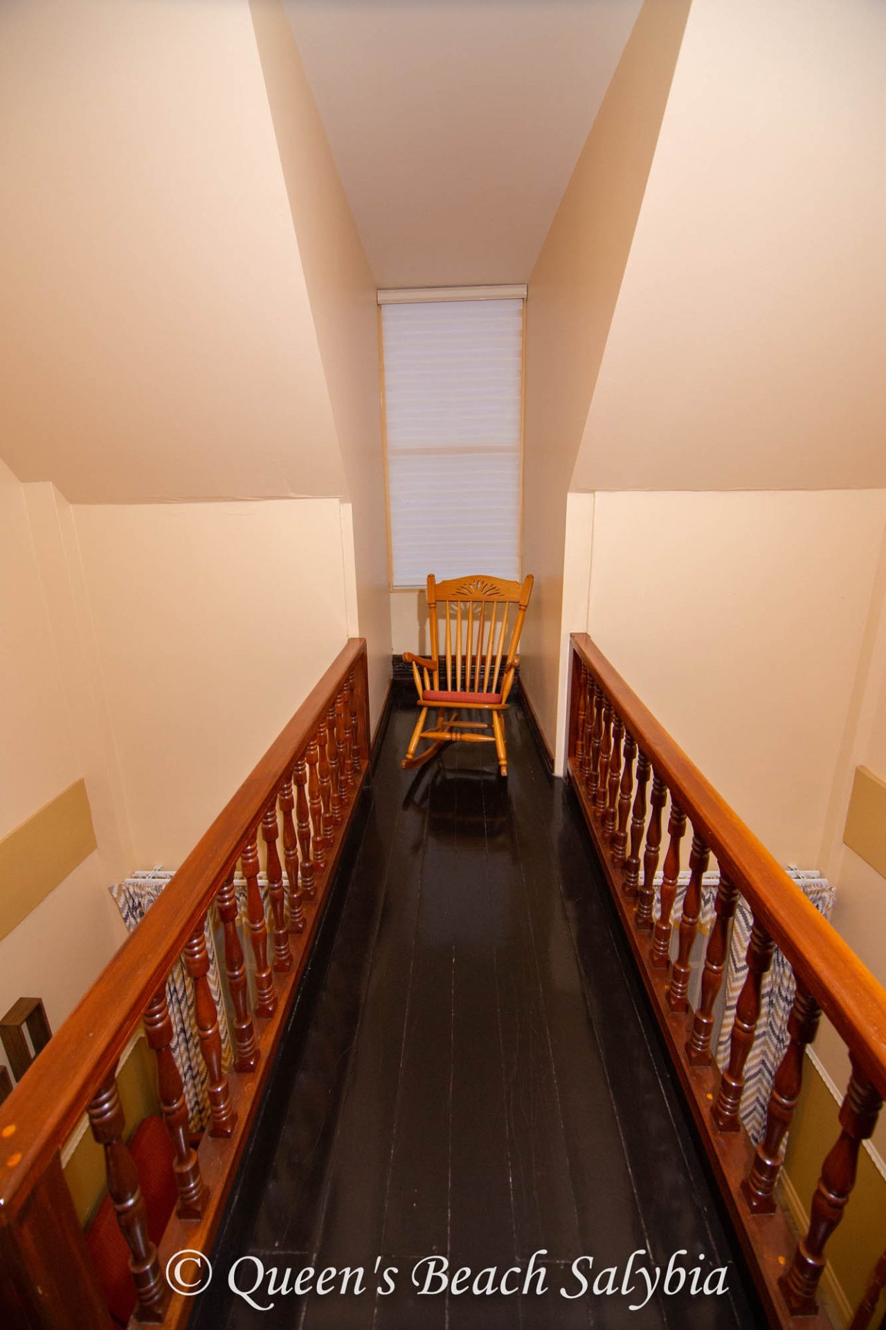 The Luxury Suite - Image 16