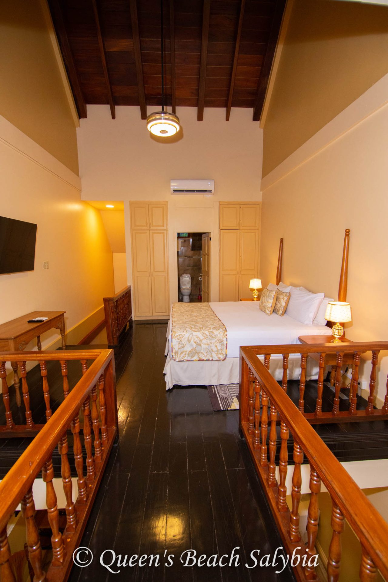 The Luxury Suite - Image 8